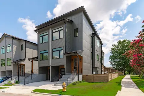 Designer Duet-Style Homes in Raleigh