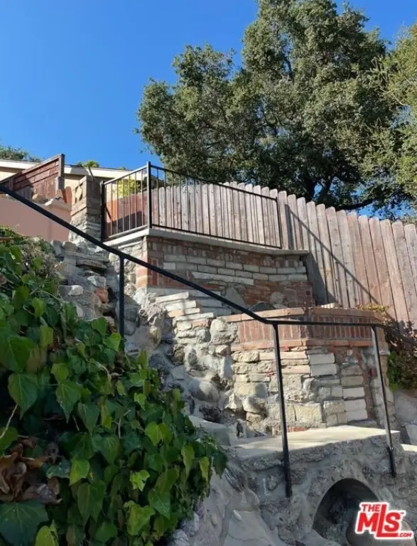 Picture 4