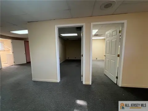 Versatile Office in Medical Complex