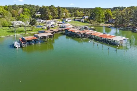 Sandy Point Marina on Yeocomico