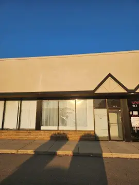 Retail Space in Island Lake