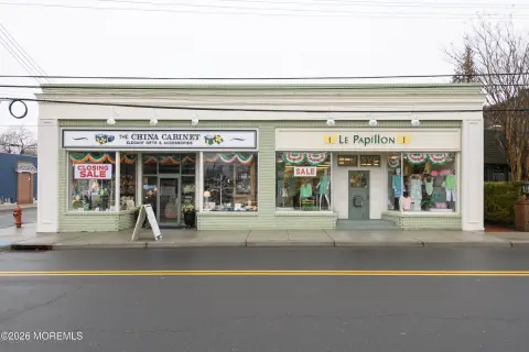 Prime Retail Building in Rumson