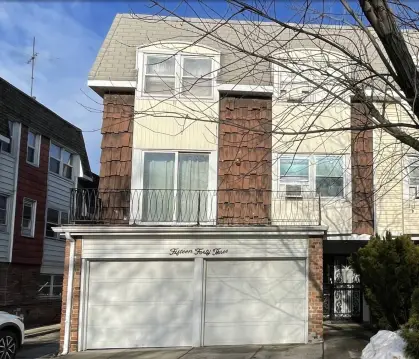 Spacious Multi-Unit Home in Bayside