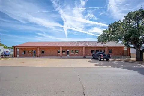 Three-Suite Mixed-Use Building