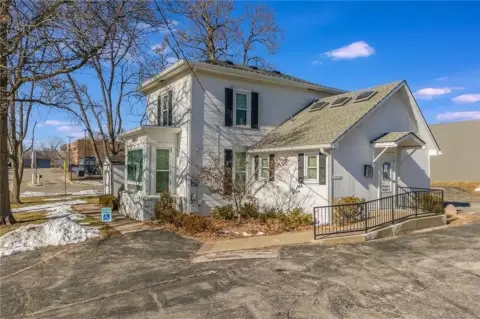 Move-in Ready Blue Springs Office