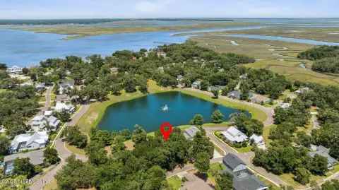 Waterfront Homesite in Waterman's Bluff