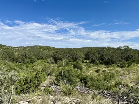 Turnkey Hunting Property in Edwards County