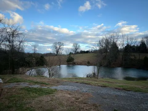 Kentucky Land with Barn & Pond