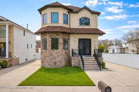 Staten Island Two-Family Colonial