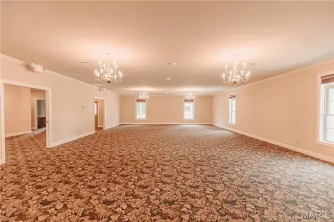 Versatile Commercial Building in Dixon, MO