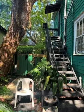 Studio Apartment with In-Unit Laundry