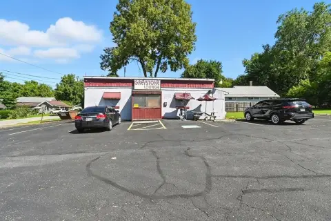 Established Turnkey Lounge in Mansfield