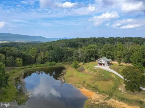 23-Acre Shenandoah Valley Retreat