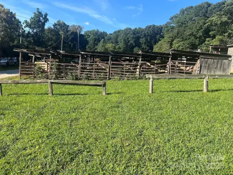 Love Valley Horse Property