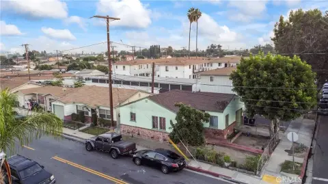 Duplex in Desirable Bell Neighborhood