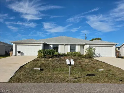 Cape Coral Duplex with Modern Finishes