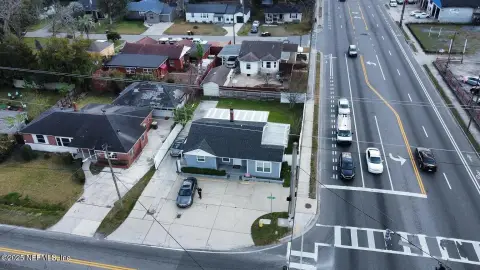 Jacksonville Commercial Building on Corner Lot