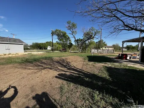 Residential Land in Jourdanton, TX