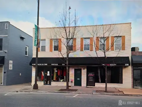 Downtown Highland Park Commercial Space