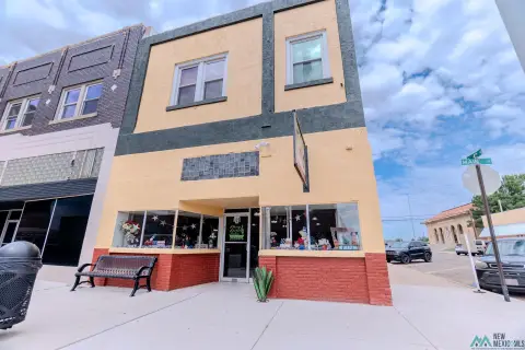 Clovis Mixed-Use Income Property