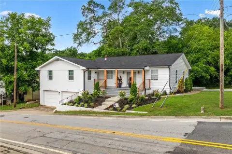 Remodeled Commercial Building with Extra Lots