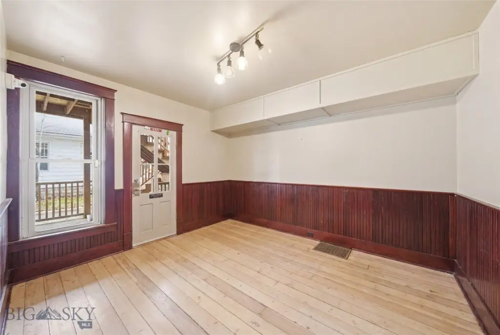 Picture 4