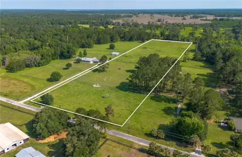 Equestrian Land in Williston, Florida
