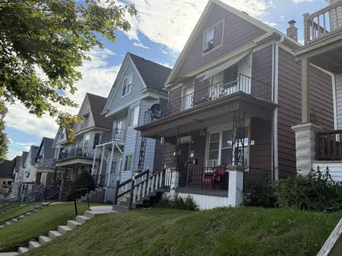 Updated Duplex in Lincoln Village