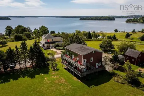 Coastal Bed & Breakfast Property