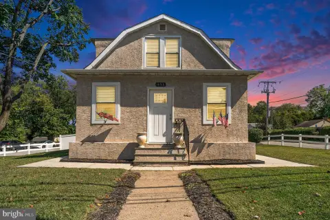 Updated Home in Lafayette Hill