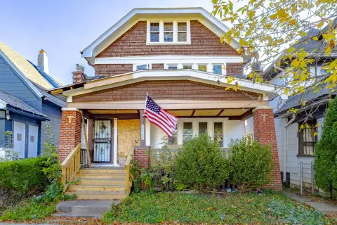 Milwaukee Duplex with Updated Interiors