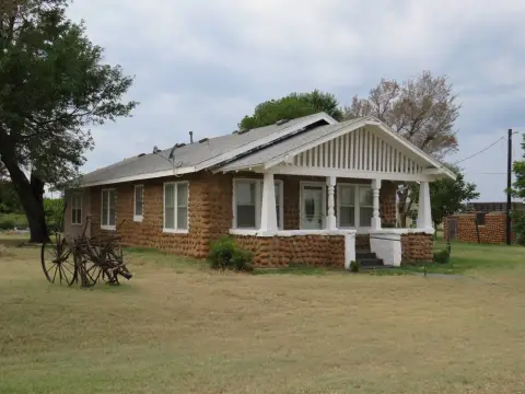 Cobblestone Home in Saddle Mountain