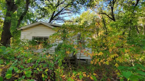 Buildable Land Near Lakefront
