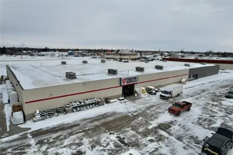 Versatile Commercial Building in Wahpeton