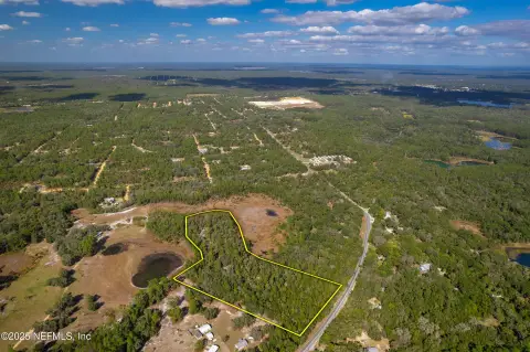 5.7 Acres in Interlachen, FL