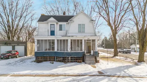 Renovated Duplex in Shiocton, WI