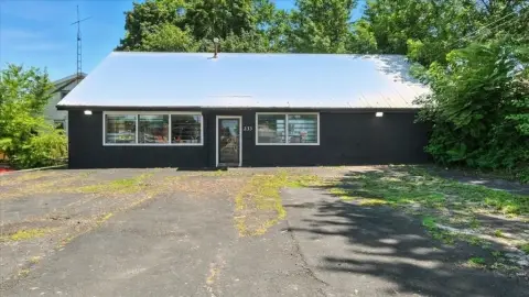 Mansfield Commercial Property with Drive-Thru