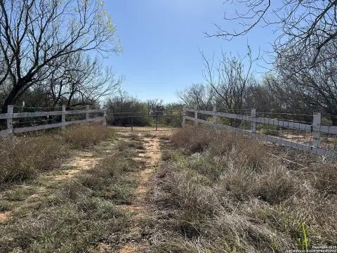 Floresville, TX - 10 Acres Land
