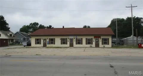 Three-Suite Retail Building
