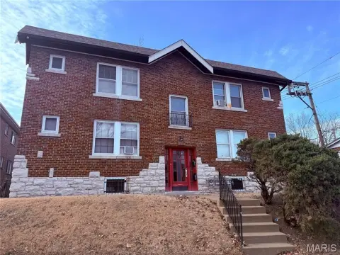 4-Unit Apartment Building with Renovated Units