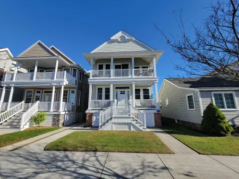 Duplex with Rooftop Deck