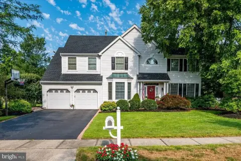 Hunters Run Colonial with Pool