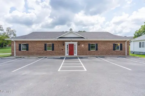 Flexible Two-Suite Office Units
