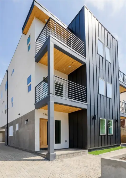 New Construction Townhomes Near Downtown