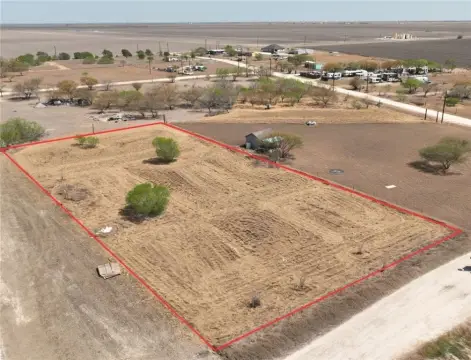 Residential Land in Robstown, TX