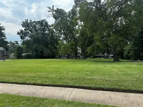 Residential Lot in Waterside Sub