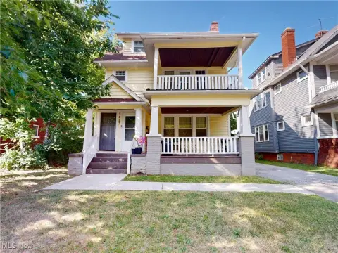 Updated Duplex in Cleveland Heights