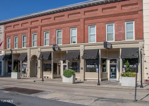 Mixed-Use Building with Lofts