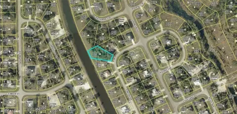 Lehigh Acres Oversized Canal Lot
