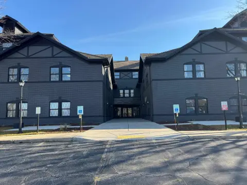 Updated Office Units Near Library